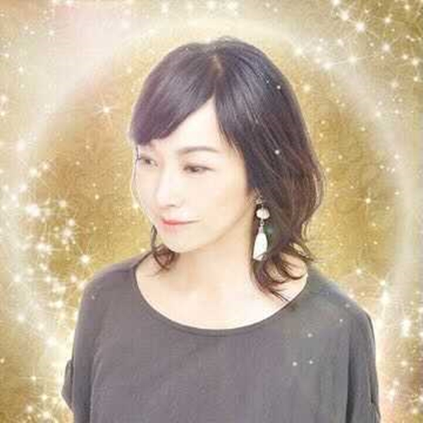 稀絢（まや）先生のプロフィール