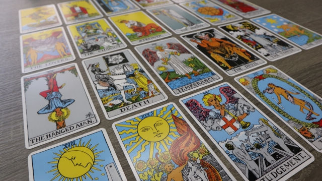 【逆転の活用術】それでも知りたい「あの人の気持ち」無料占いの賢い使い方