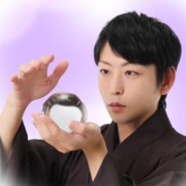 電話占いヴェルニの安芸翠(あきすい)先生